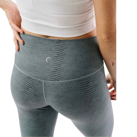 Zyia Active Light Teal Everglades Supreme High Rise 8/10 Snake Print Leggings - Picture 3 of 8